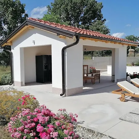 Roza-dolinci Сasa de vacaciones Sveti Petar u Sumi
