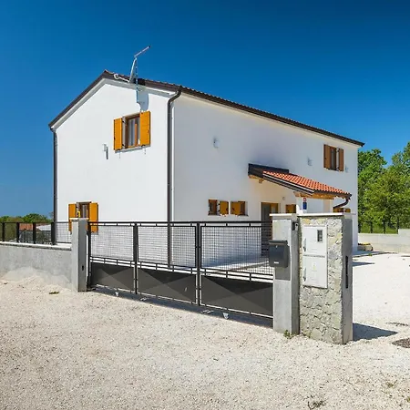 Roza-dolinci Vikendica