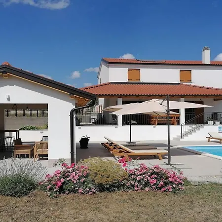 Сasa de vacaciones Roza-dolinci Sveti Petar u Sumi