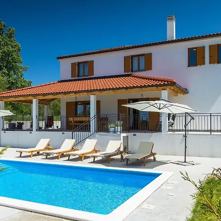 Roza-dolinci Сasa de vacaciones Sveti Petar u Sumi
