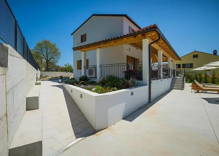 Roza-dolinci Vikendica