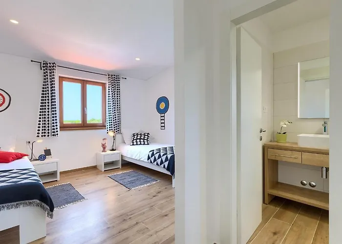 Roza-dolinci Vikendica *